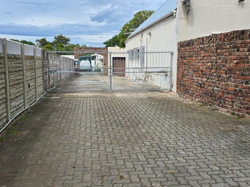 Good Position - Photo 2