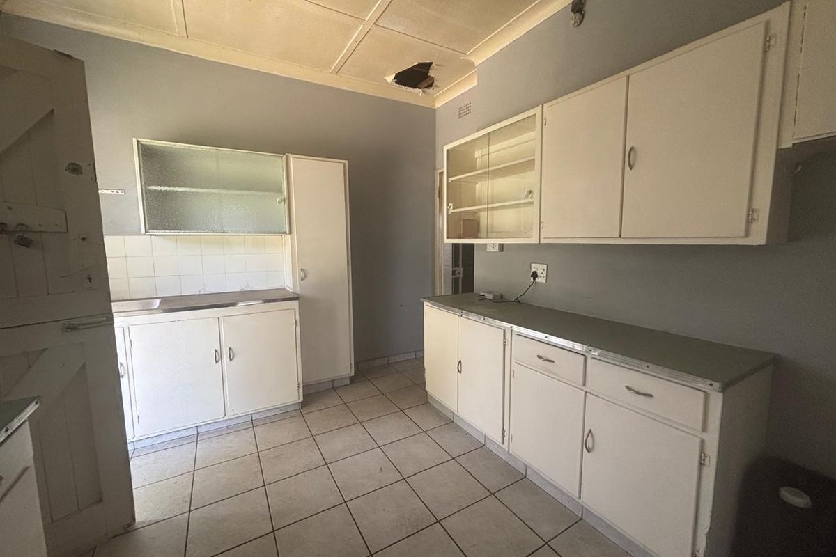 3 Bedroom 1 Bathroom House for sale in Linmeyer - Photo 5