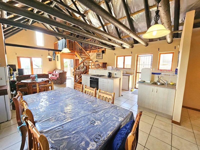 Five bedroom family home for sale in Stilbaai-Wes. - Photo 7
