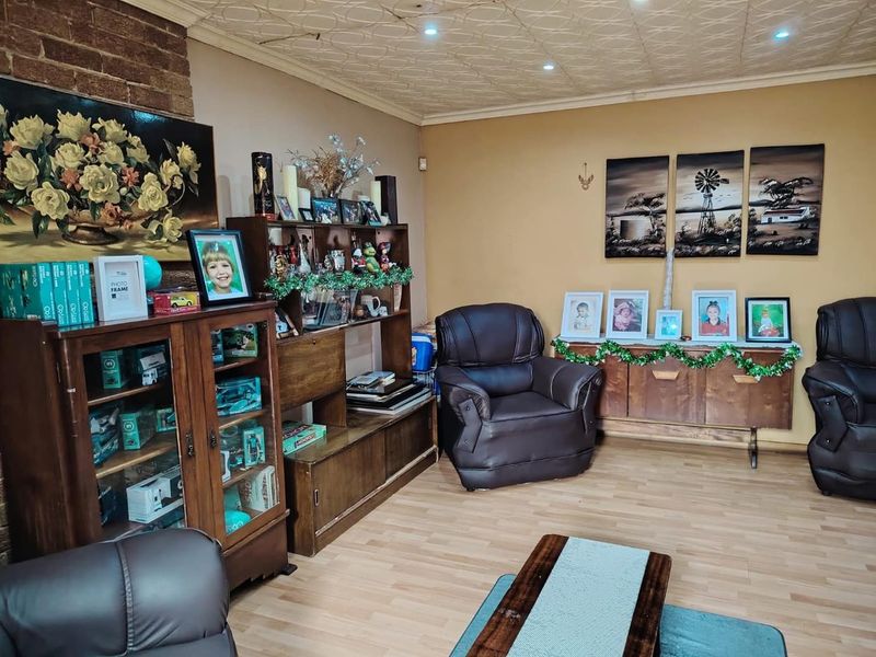 Energy-efficient Home For Sale in Vanderbijlpark SE6 - Photo 3