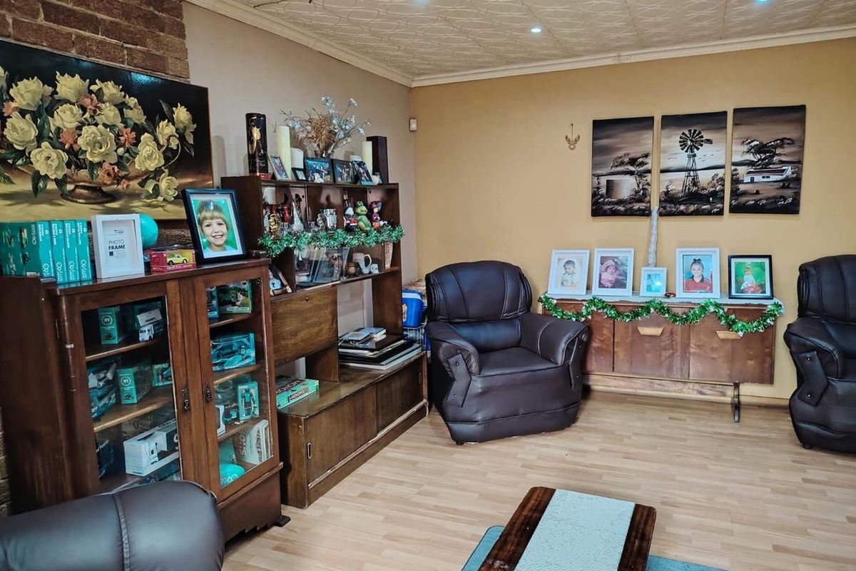 Energy-efficient Home For Sale in Vanderbijlpark SE6 - Photo 3