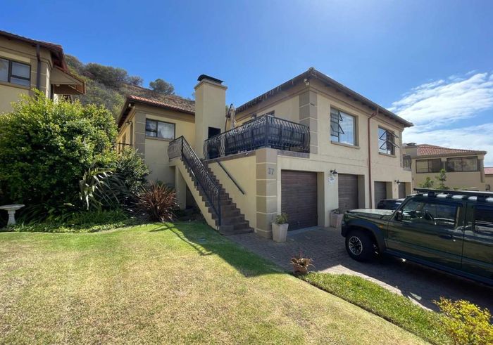 Property #2466549, Townhouse For Sale in Seemeeu Park