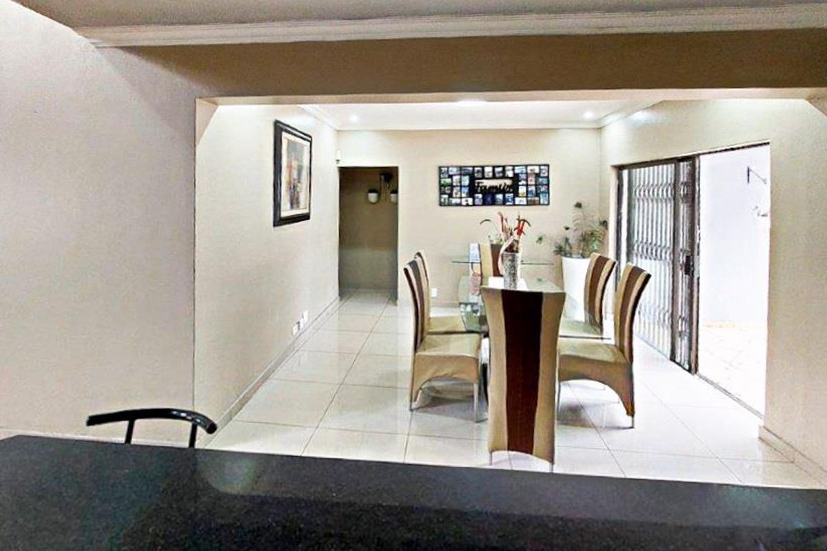 SECURITY ESTATE. - Photo 4