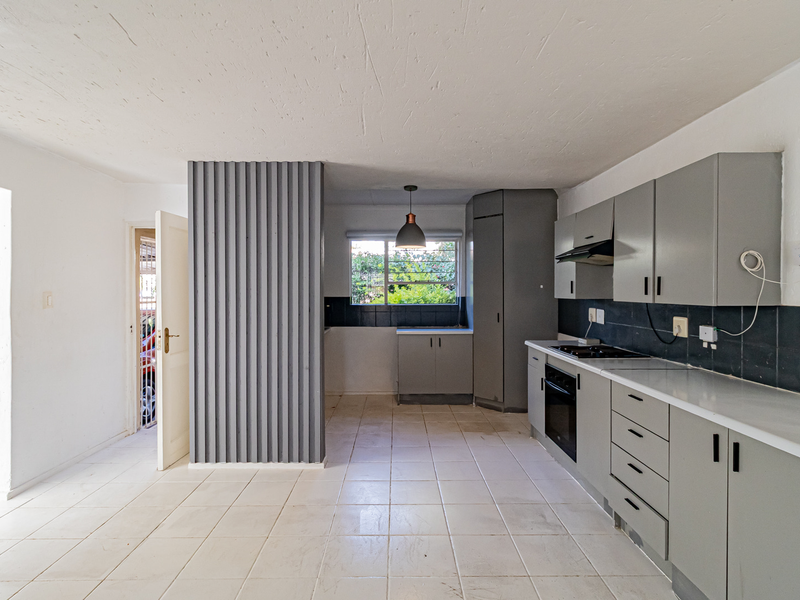 A 4 bedroom House for Sale - Photo 5