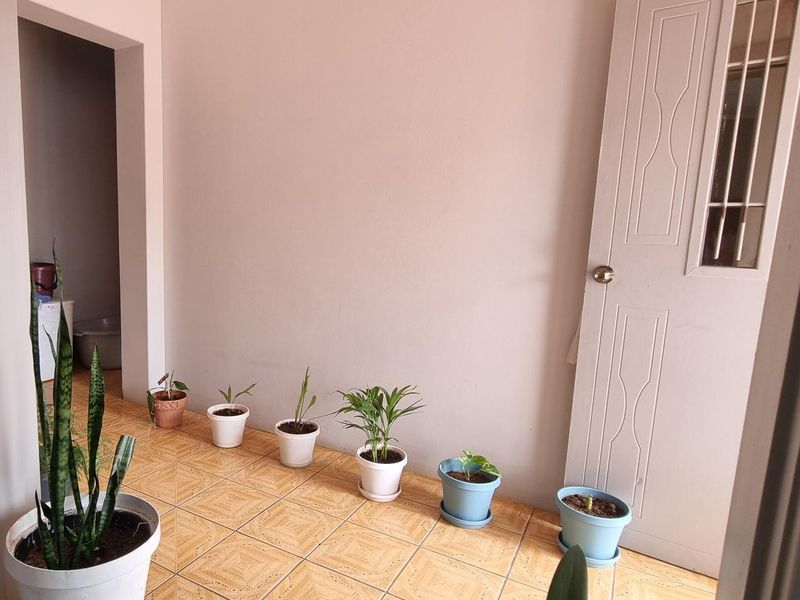 CHARMING RENOVATED HOME - Photo 10