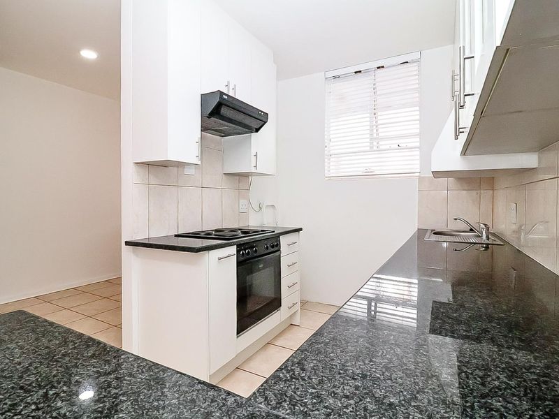 Renovated One Bedroom Apartment! - Photo 4