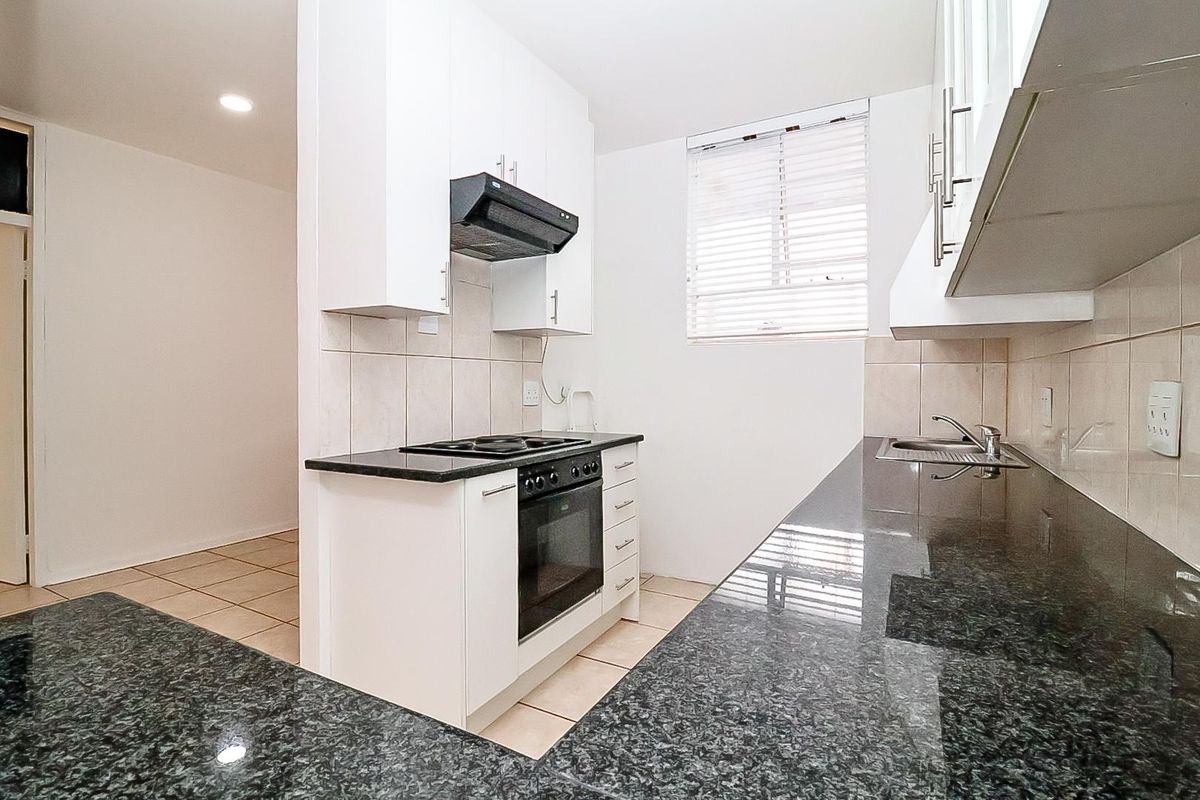 Renovated One Bedroom Apartment! - Photo 4