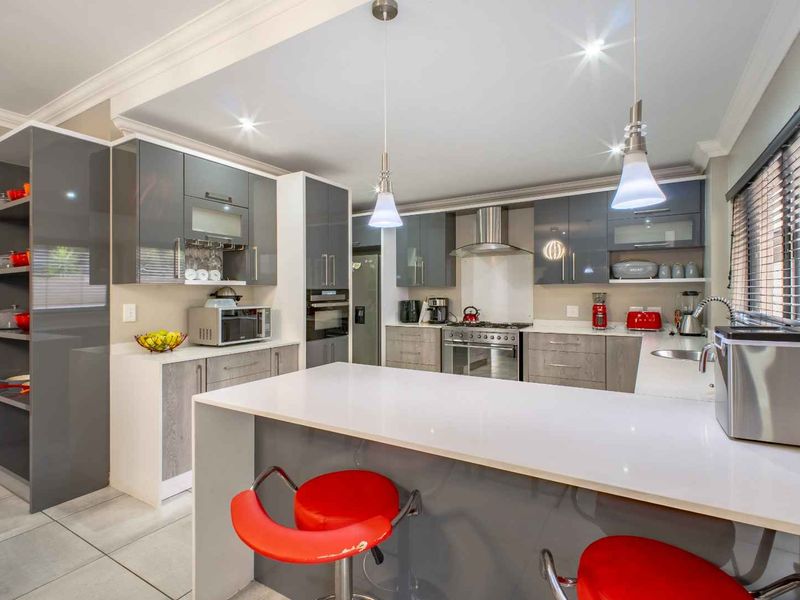 Family Home for Sale in Midstream Ridge Estate - Photo 5