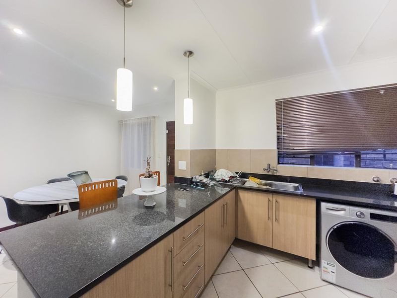 2 Bedroom Simplex with a Private Garden - Photo 8