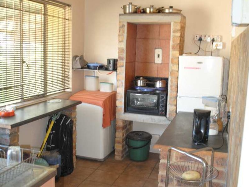 Well Priced this Cozy, Entry level 2 Bedroom home - Photo 10