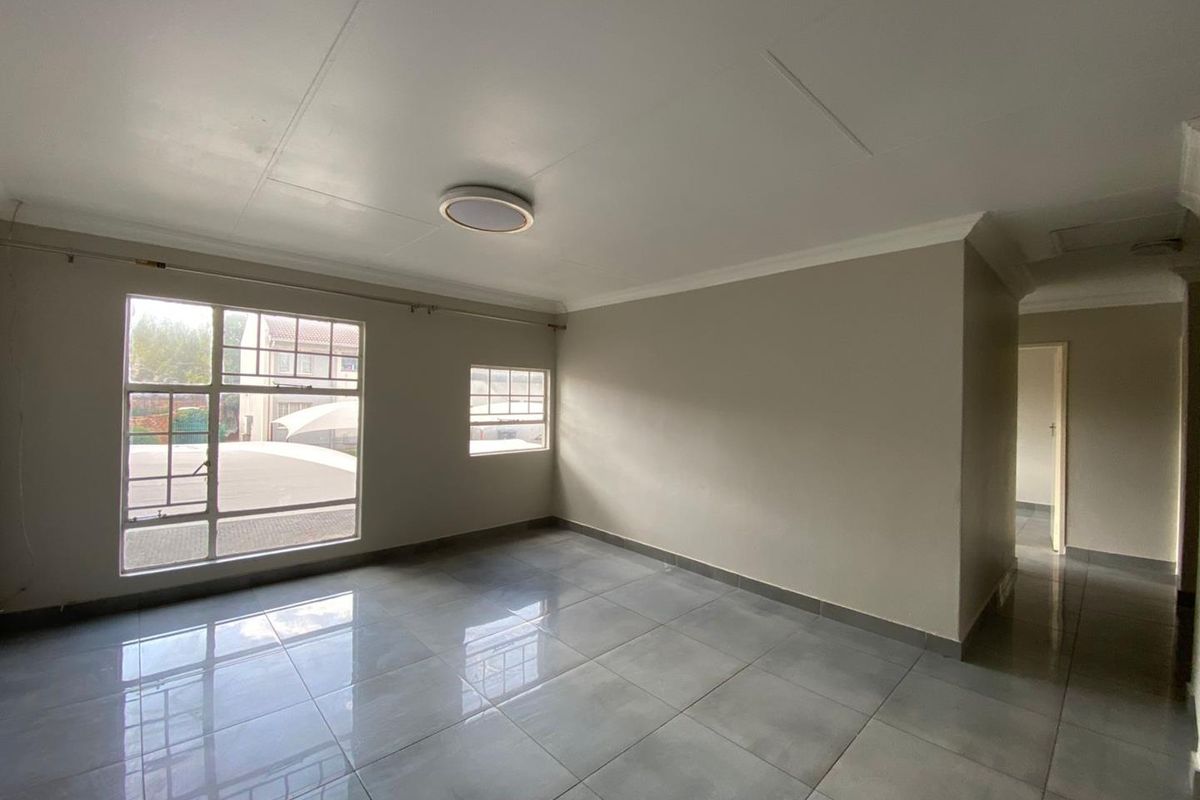 Modern 2 Bedroom Apartment Available for Rent - Photo 3