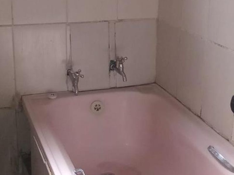 Charming Three-Bedroom Home for Sale in Site C, Khayelitsha - Photo 7