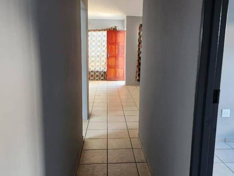 Charming 3-Bedroom House for Rent in Harare - Photo 8