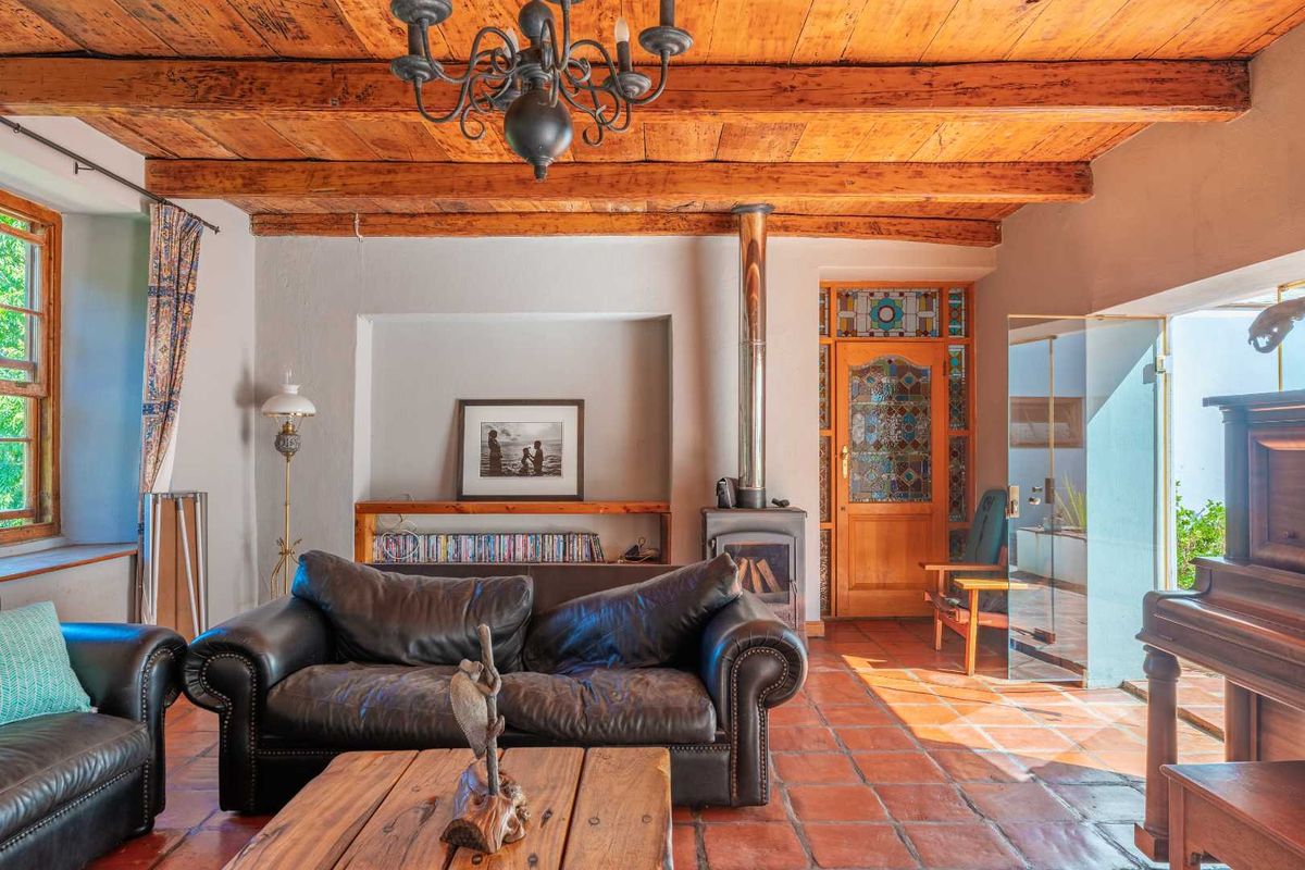 A place like this doesn’t come to market twice! - Photo 2