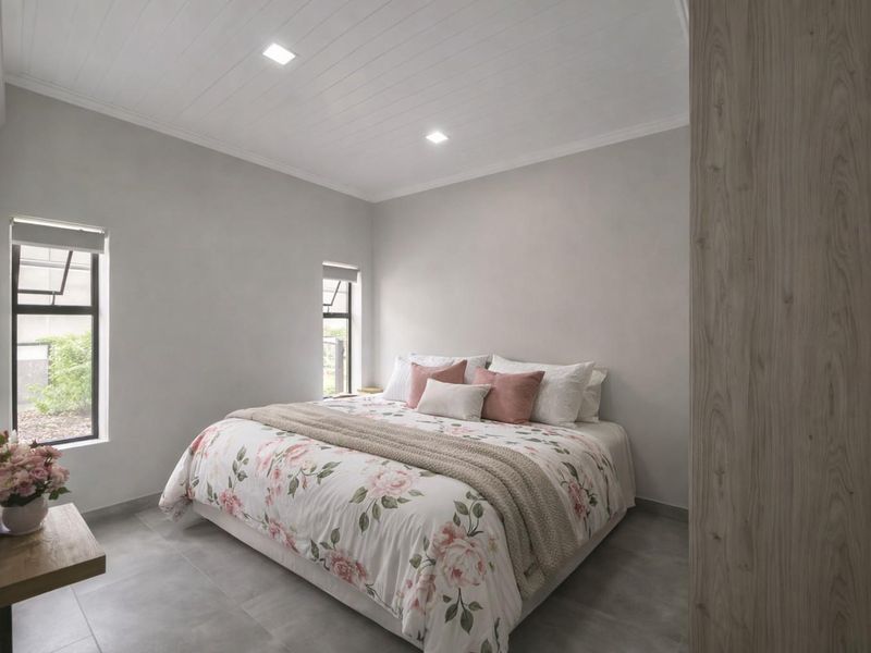 Modern 3-Bedroom Duet for Sale in Dana bay - Photo 10