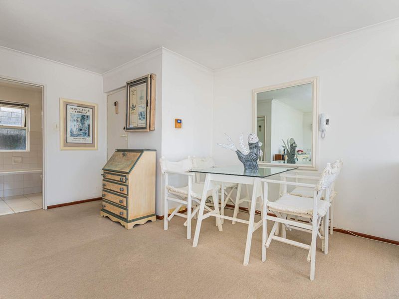 Investor Alert: Airbnb-Friendly Pad in Trendy De Waterkant - Photo 4