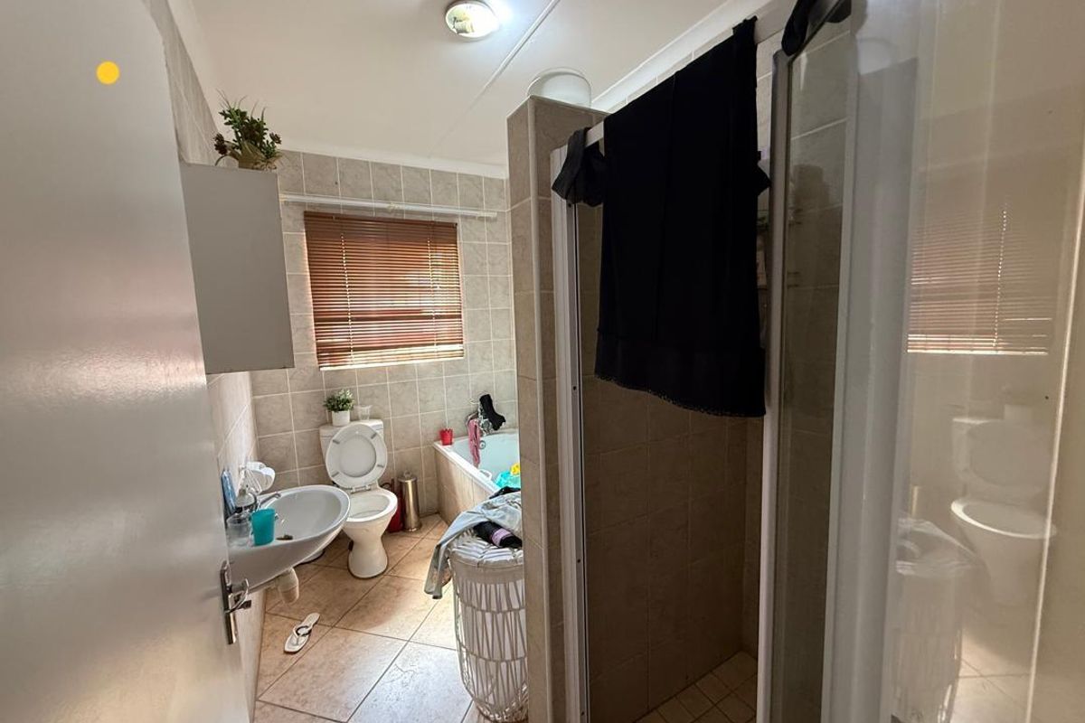 Townhouse for sale in hochland park - Photo 4