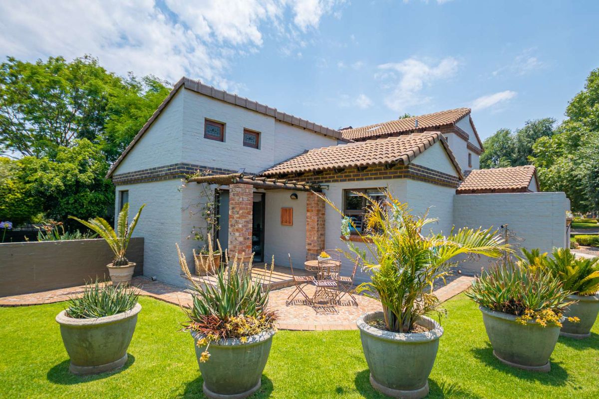 Unique Farm Style Home - Photo 3