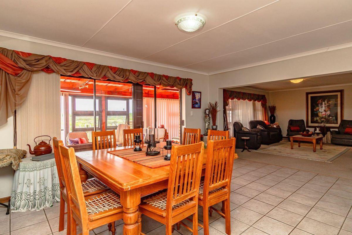 Don't miss out: Ideal townhouse with all the perks - Photo 5