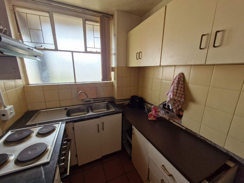 1.5 Bedroom apartment for sale in Weavind Park. - Photo 10