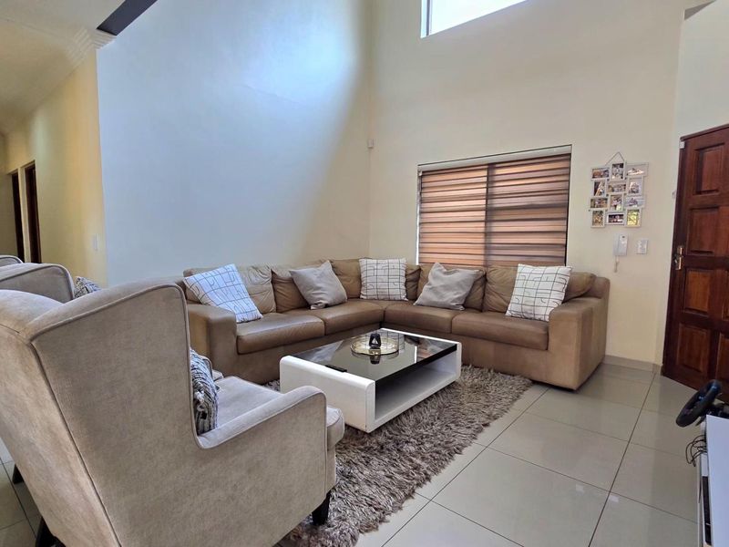 3 Bedroom Townhouse for Rent in New Redruth Alberton - Photo 3