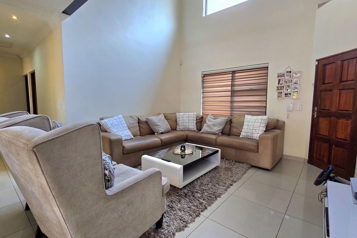 3 Bedroom Townhouse for Rent in New Redruth Alberton - Photo 3