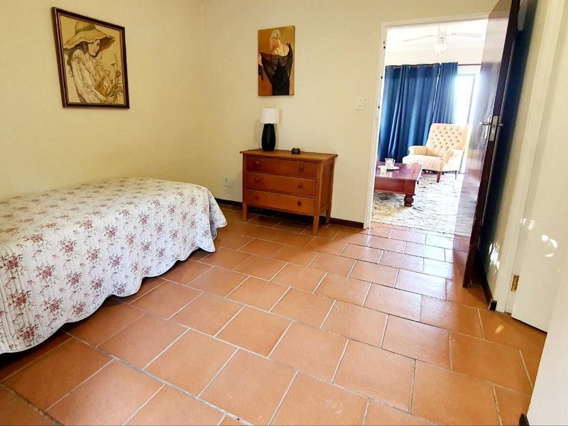 Spacious 1-Bed Apartment in Heldervue with Fireplace & Patio! - Photo 9