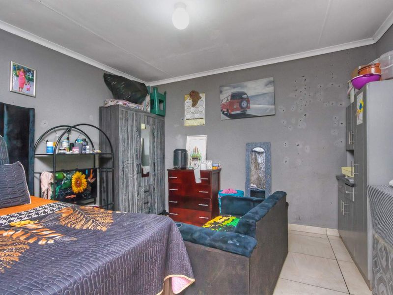 6 Bedroom investment property - Photo 5