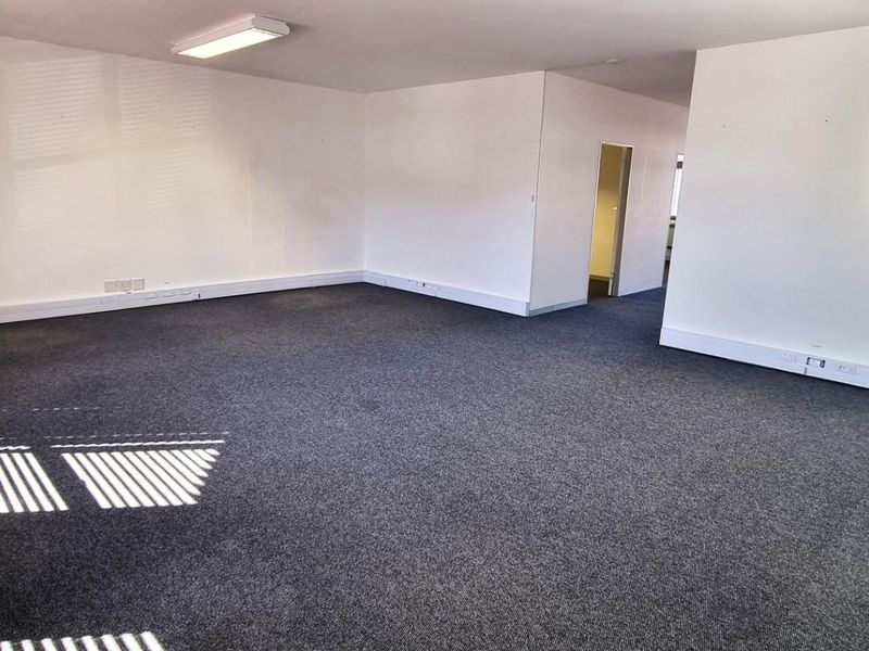 Spacious Ground Floor Office in Westlake - Photo 8