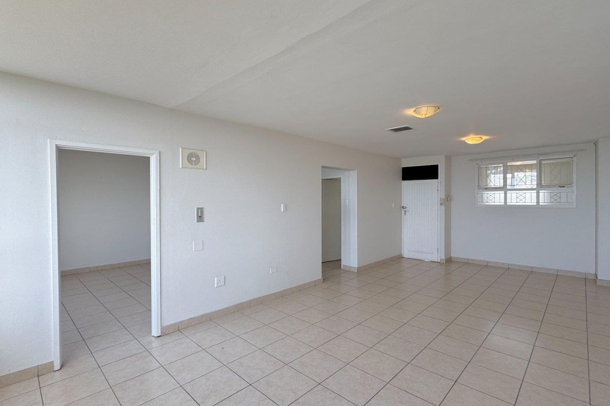 Stunning Apartment with beautiful sea views in Glenashley Heights – Share Block - Photo 4