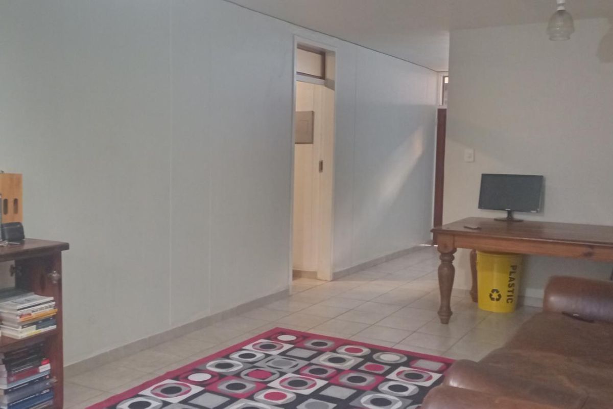 "Ground Floor Silverton Apartment: Comfort & Convenience!" - Photo 4