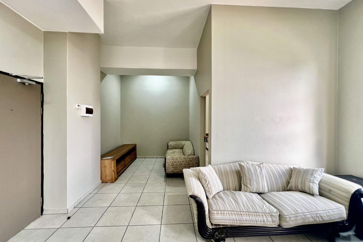 Modern Rosebank Apartment with Pool & Cinema Access - Photo 5