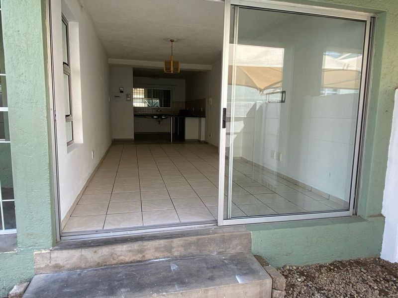 3 Bedroom Ground Floor Unit For Sale - Photo 5