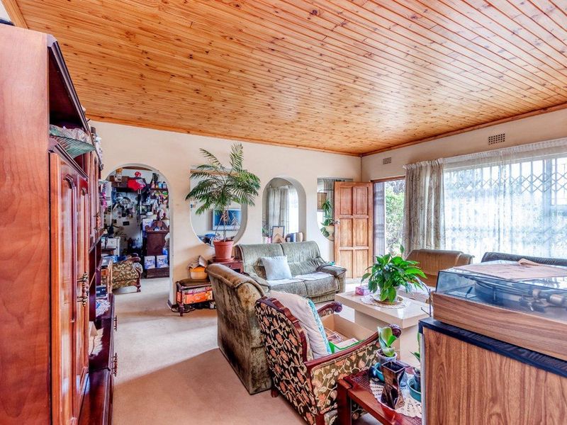 Charming Smallholding: Endless Possibilities for a 3 Bedroom Family Home - Photo 7