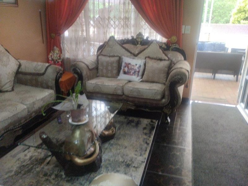 Stunning 3 bed Simplex for sale - Photo 5