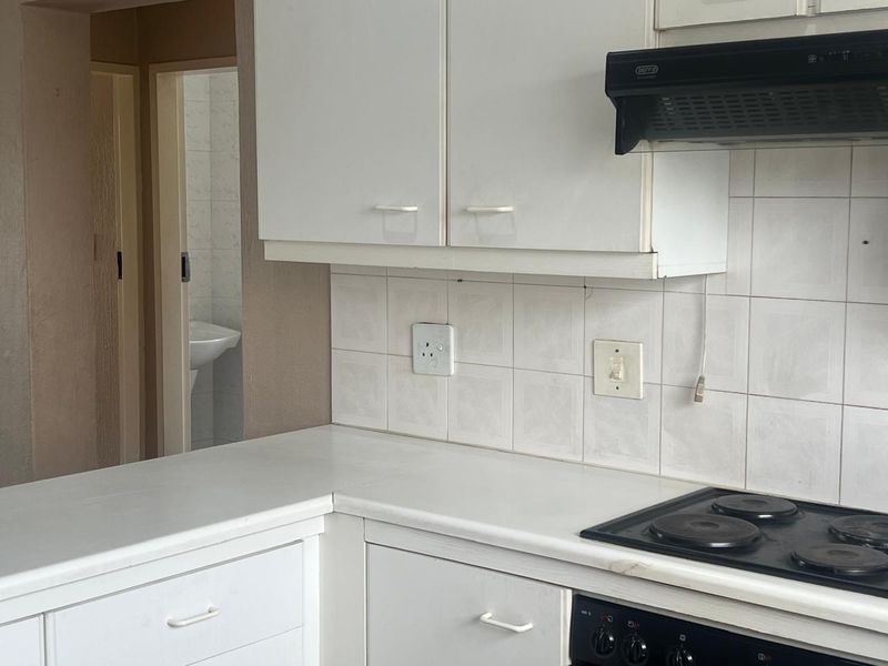 This lock up and go upstairs unit is up for grabs in a lovely quiet security complex - Photo 7