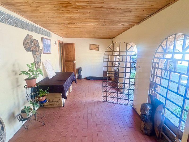 4 Bedrooms House For Sale in Okahandja - Photo 5