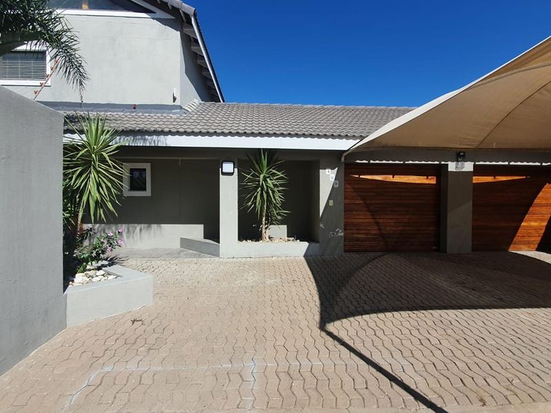 Spacious Double-Storey Home for Sale in the Heart of Okahandja – Perfect for Family Living & Entertaining! - Photo 8