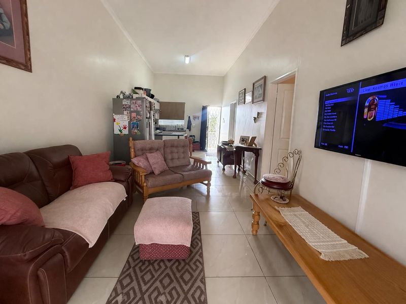 2 Bedroom Townhouse for Sale in Kleine Kuppe - Photo 5