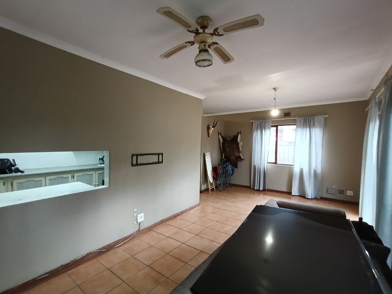 To Rent - Two Bedroom cottage |  01 June 2026 - Photo 10