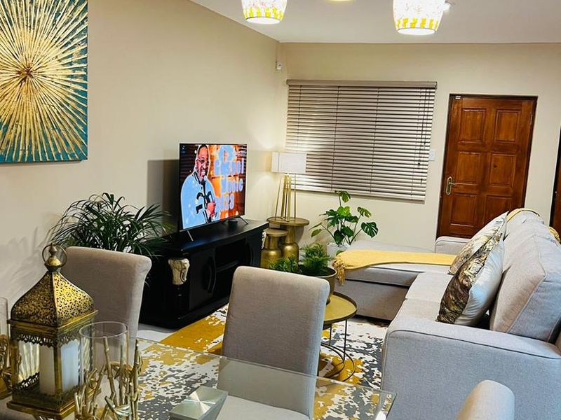 Modern 2-Bedroom Duplex with Air Conditioning, Uncapped WiFi & Included Services - Photo 6