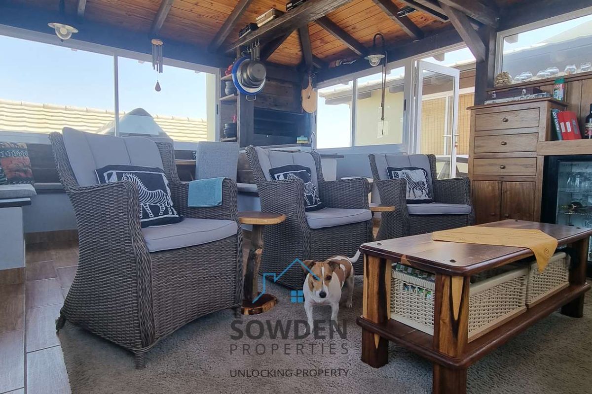 Ocean Views and Modern Comfort in Swakopmund! - Photo 4