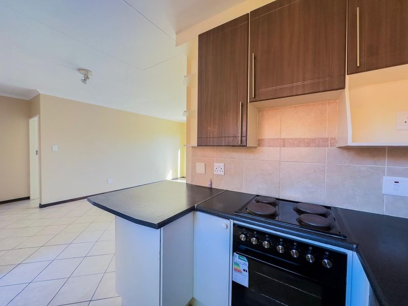 2 Bedroom Simplex With A Private Garden - Photo 6