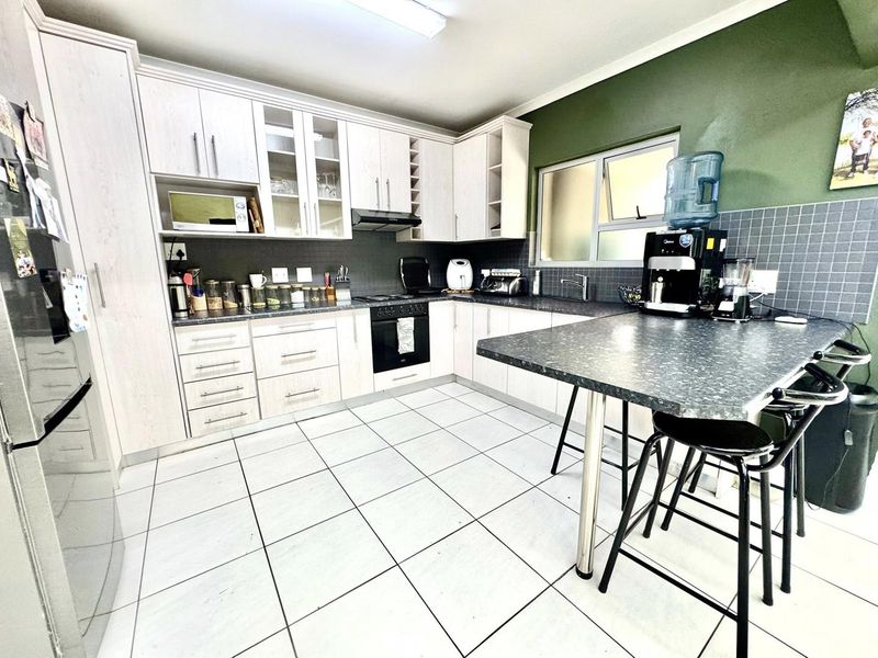 Beautiful 3 Bedroom House for sale in Elisenheim - Photo 8