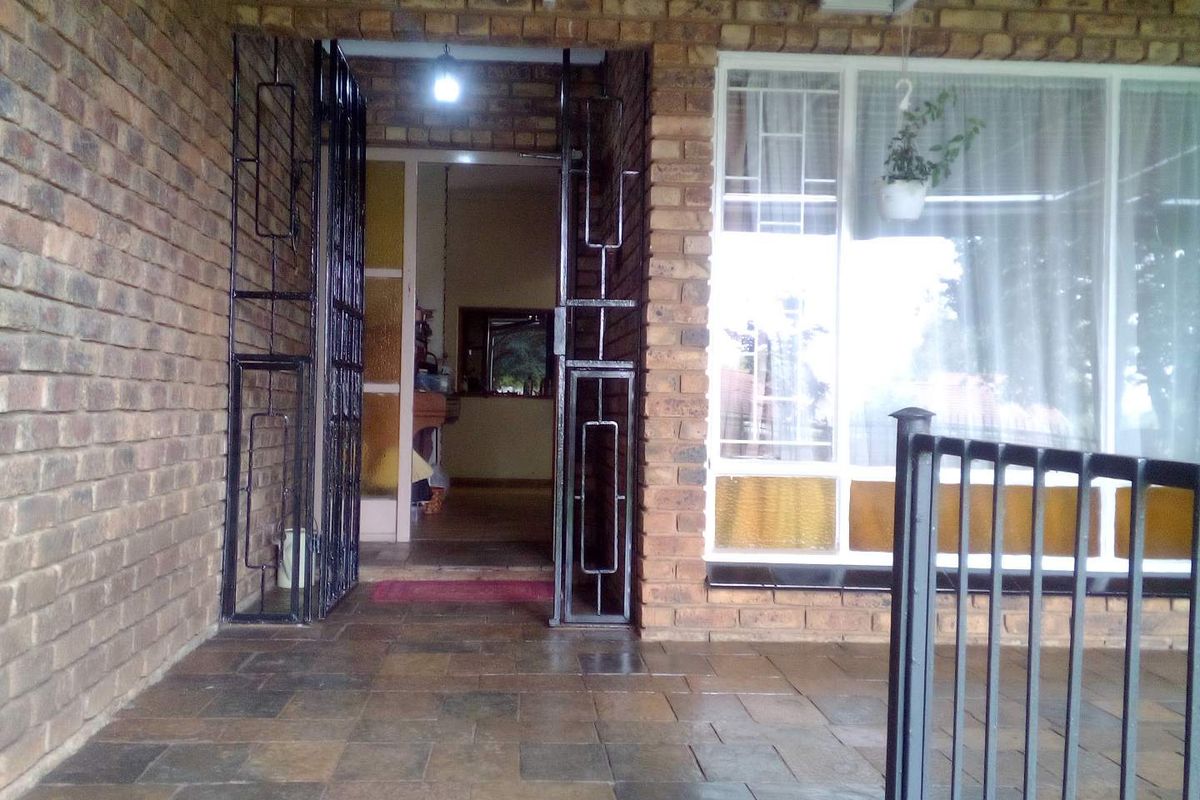 This house has it all! - Photo 5