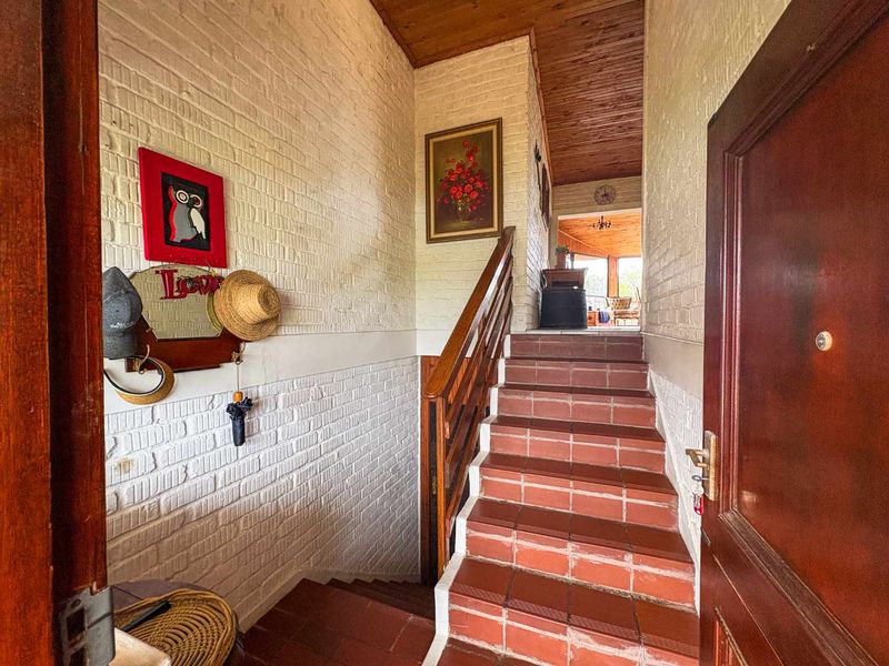 Exceptional Investment Opportunity in a Highly Sought-After Location. - Photo 2