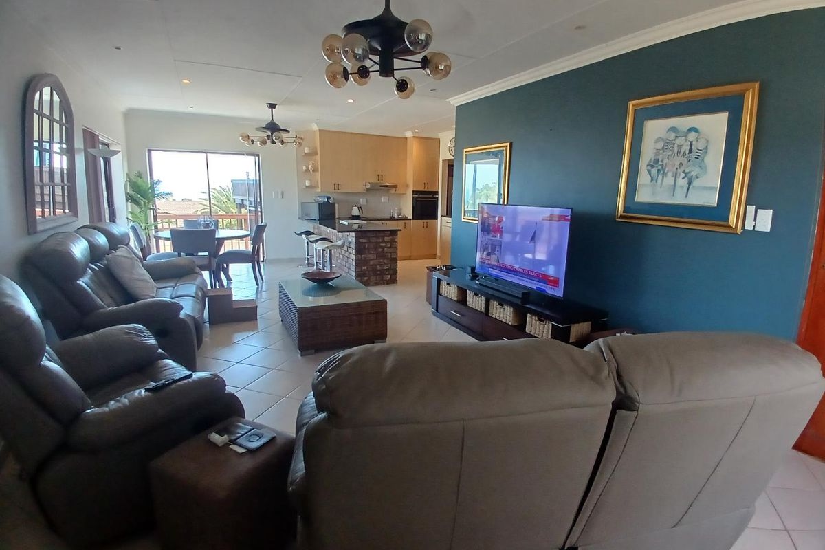 Stunning Modern Home with Sea View - Photo 3