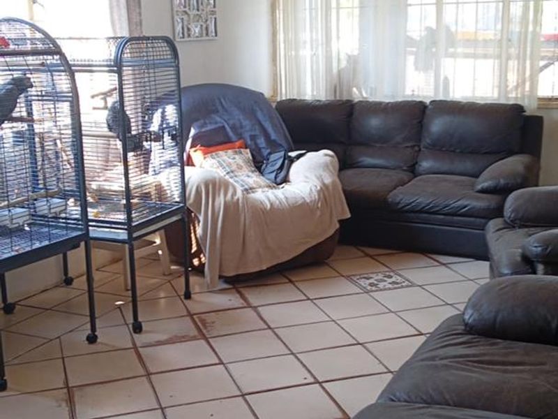 7 Bedroom House close to UJ For Sale! - Photo 2