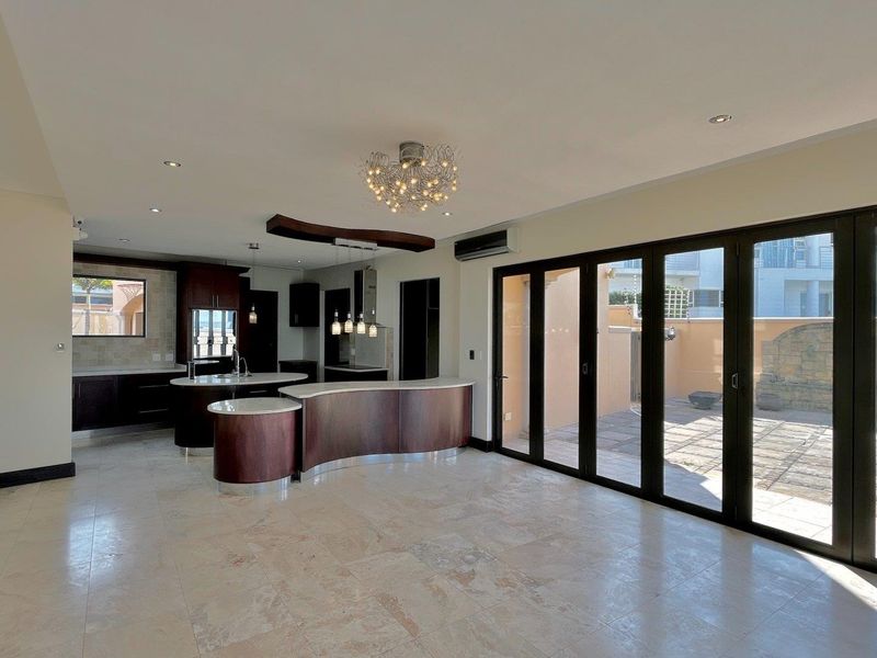 Luxury, mansion, with stunning views - 5 Bedroom Magnificent Home - Photo 6