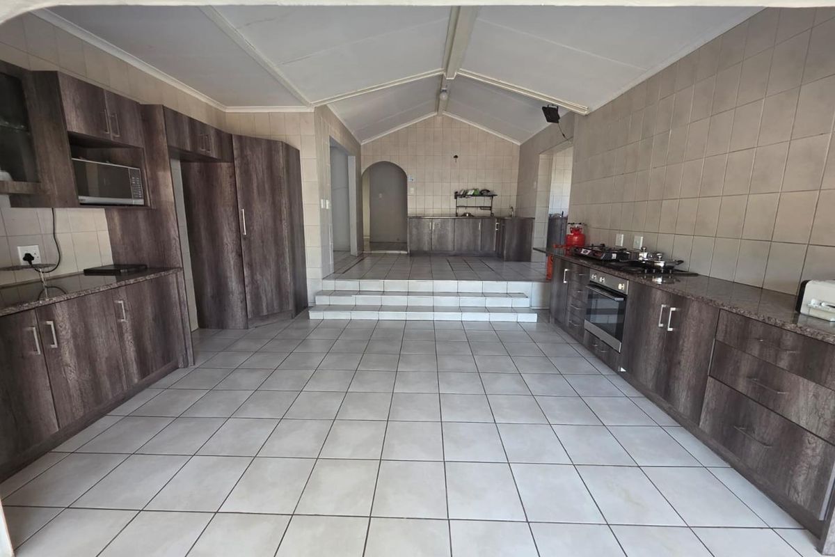 3 Bedroom House for sale in Dalview - Photo 2